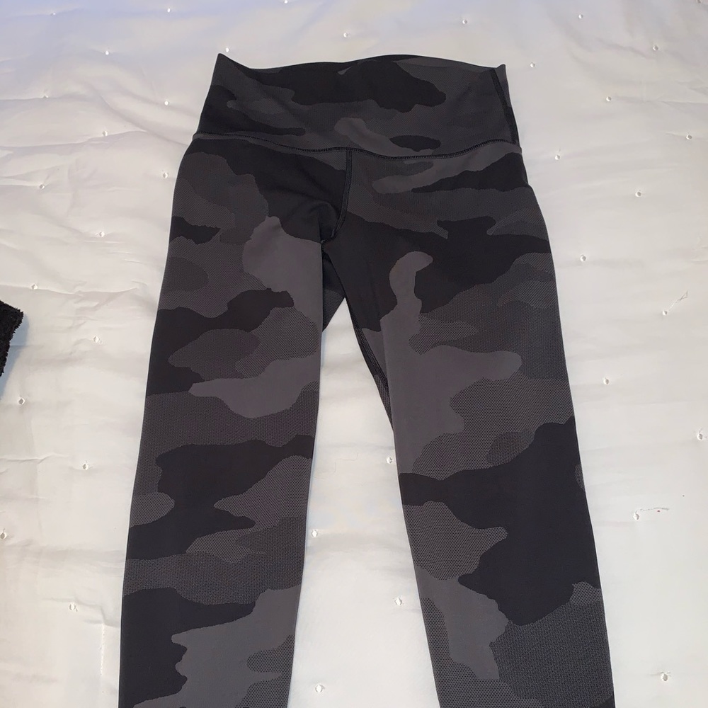 Aerie Black Camo High Waisted Leggings